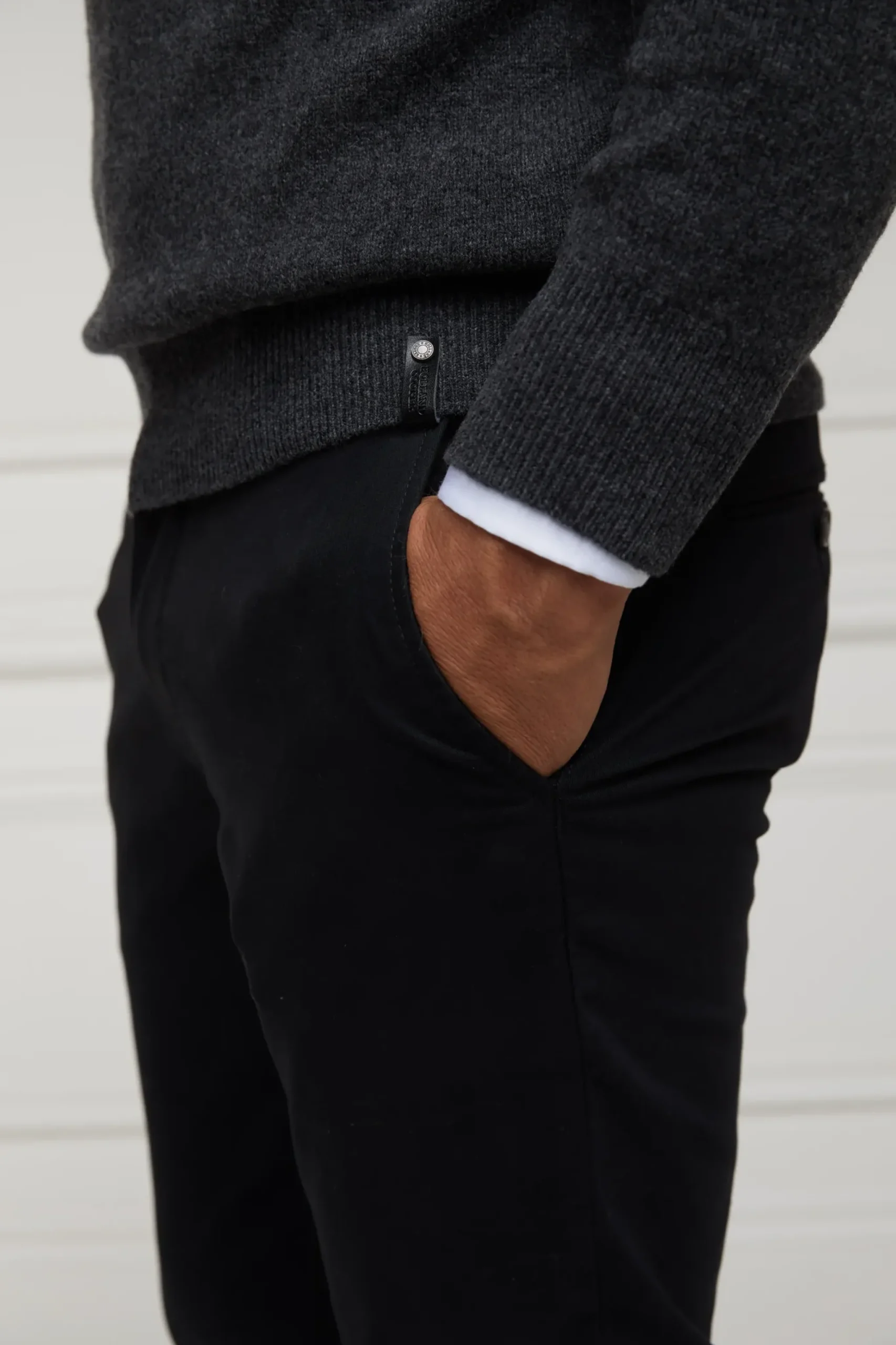 Holland Cooper Byron Crew Neck Knit Charcoal New