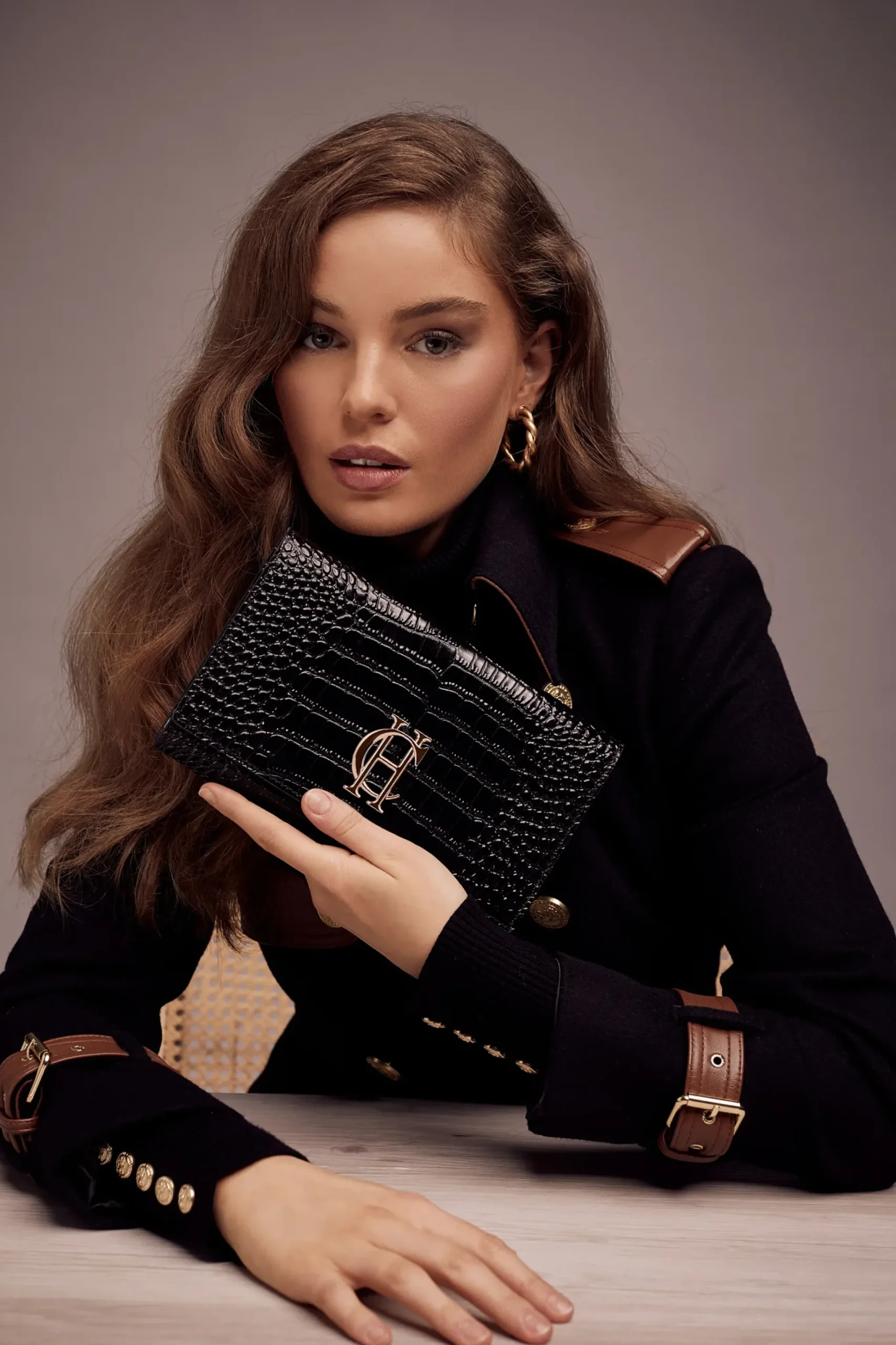 Holland Cooper Highbury Clutch Bag Black Gold Discount