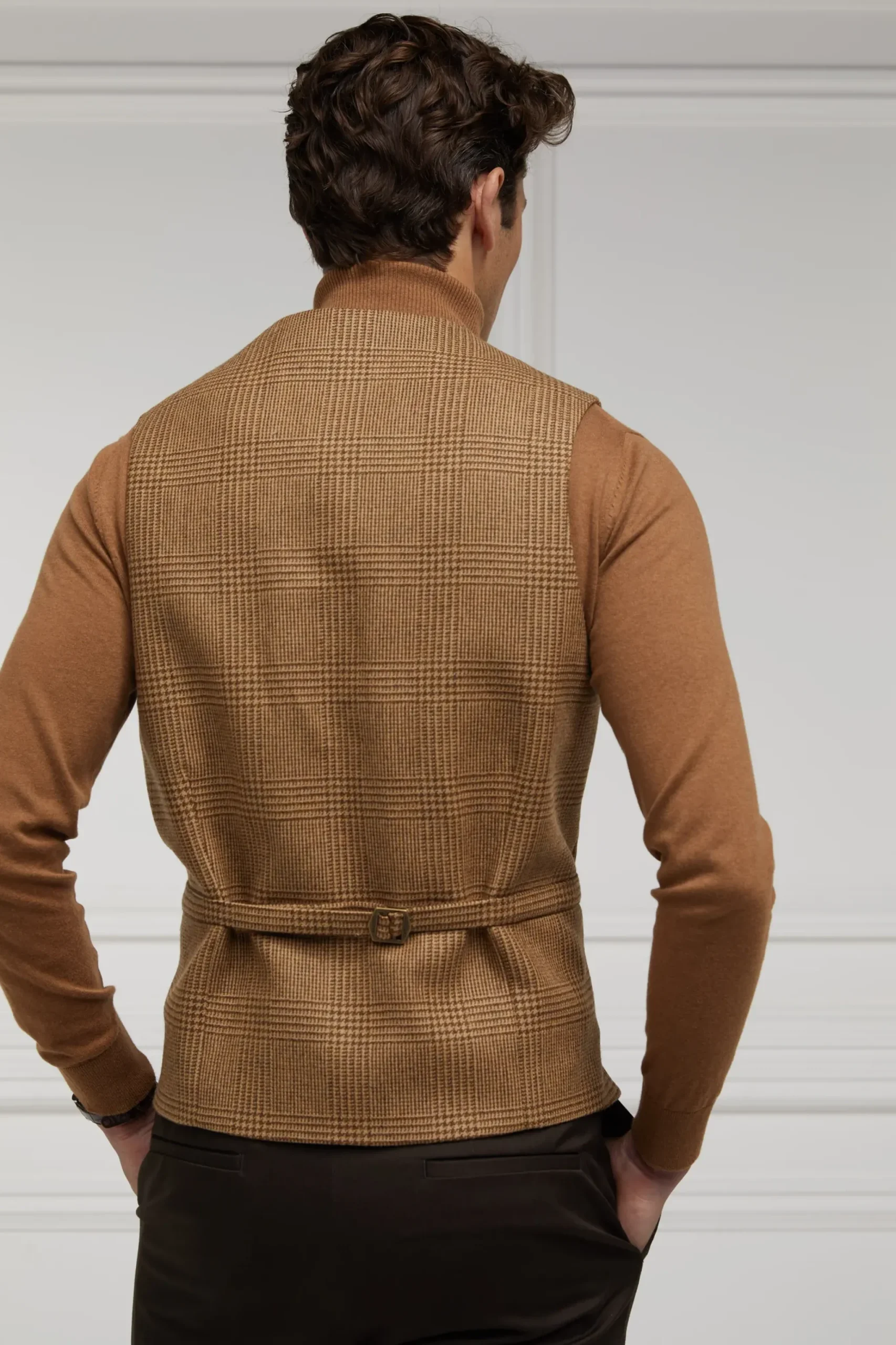 Holland Cooper St James Waistcoat Tawny Hot